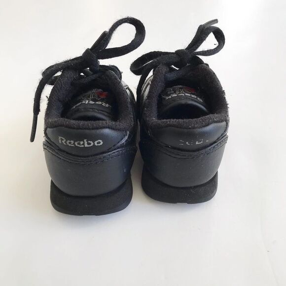 Reebok black classics leather trainers size 2 - Picture 6 of 8